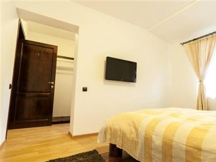 Cazarma Cavalerilor Bed and Breakfast Cîmpulung Exterior foto